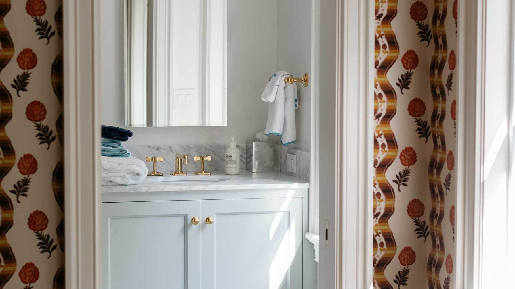 Cox bathroomsink