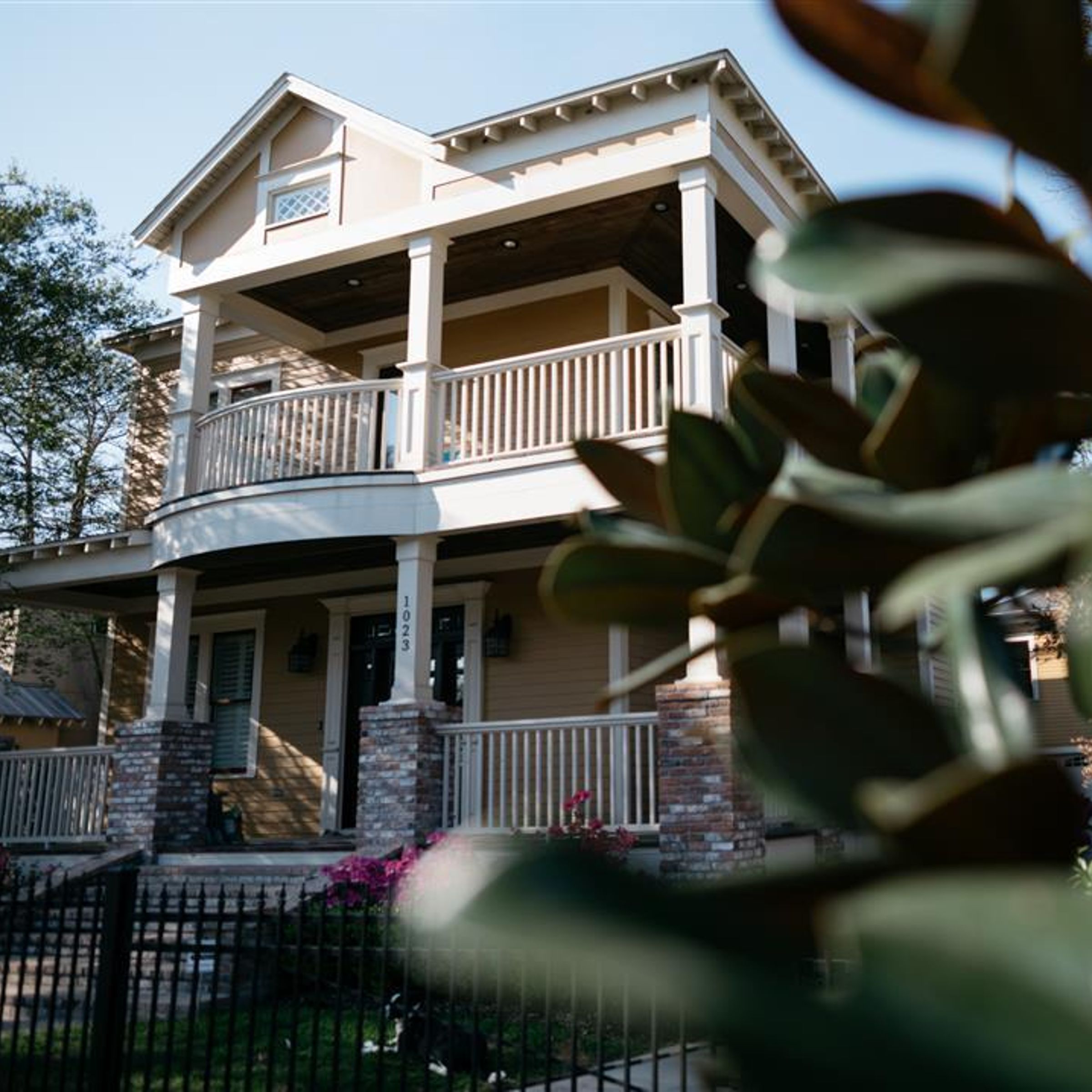 Exhale Hunt Exterior