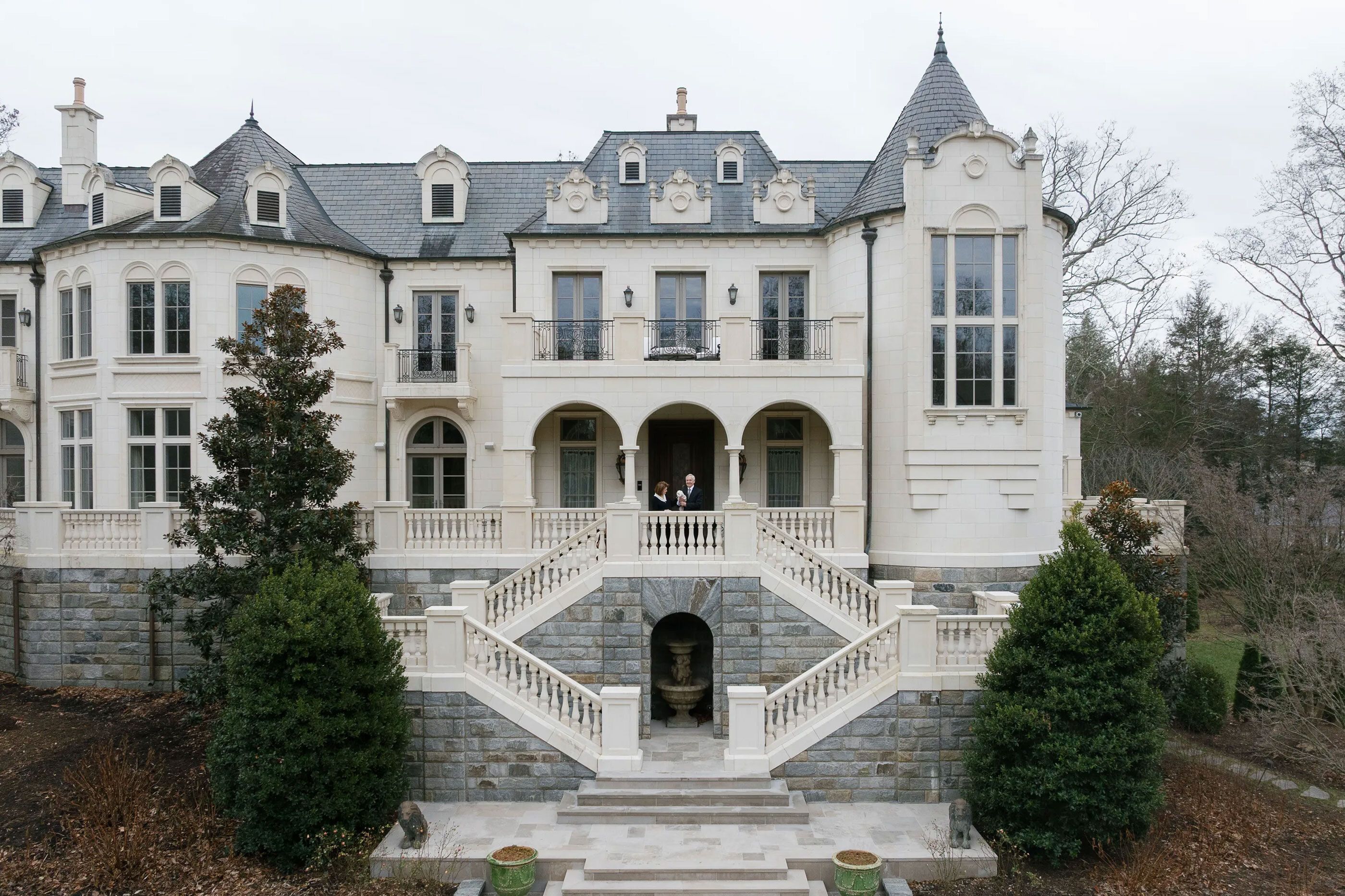 Olin Exterior Crop